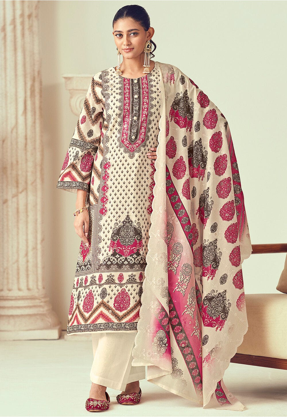 1M Luxury Banadora Swiss Lawn Co-Ord Set - Embroidered 3-Piece